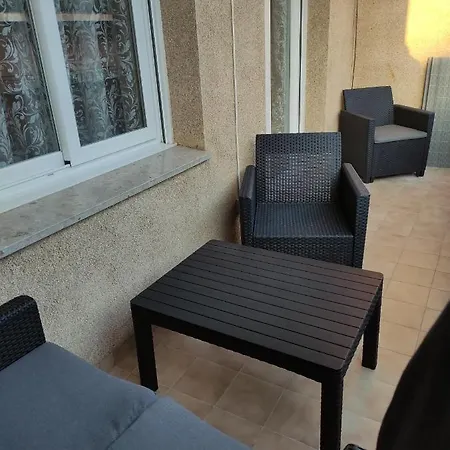 Piso De 4 En El Centro De דירה רוזס