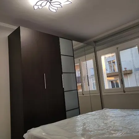 Piso De 4 En El Centro De דירה